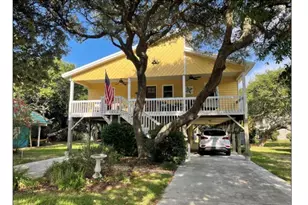 205 Womble St, Oak Island, NC 28465 - Photo 3