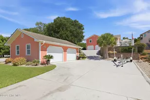 7023 Archers Creek Dr, Emerald Isle, NC 28594 - Photo 3
