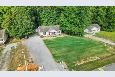 618 Lockwood Drive, Clayton, NC 27527 - Photo 15
