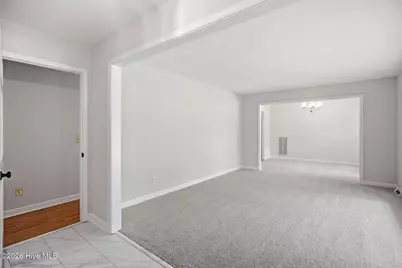306 W Blackbeard Road W, Wilmington, NC 28409 - Photo 5