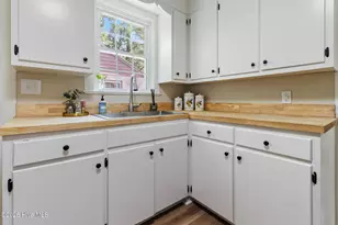 209 N Thompson St, Whiteville, NC 28472 - Photo 9