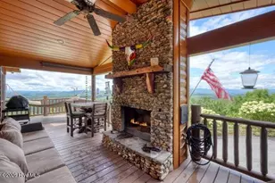 628 Madison Ln, Brasstown, NC 28902 - Photo 21