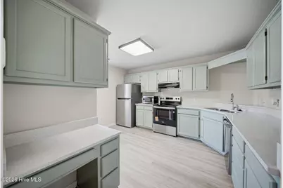 2704 Manor Court, Wilmington, NC 28405 - Photo 13