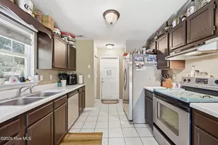 930 Mandarin Trail, Jacksonville, NC 28540 - Photo 19