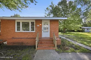 526 N A St, Bridgeton, NC 28519 - Photo 3
