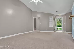 219 E Ivybridge Dr, Hubert, NC 28539 - Photo 9