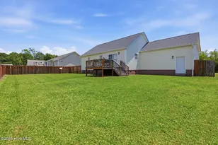 304 Pine Ridge Ln, Holly Ridge, NC 28445 - Photo 11