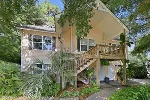 404 Bogue Inlet Dr, Emerald Isle, NC 28594 - Photo 3