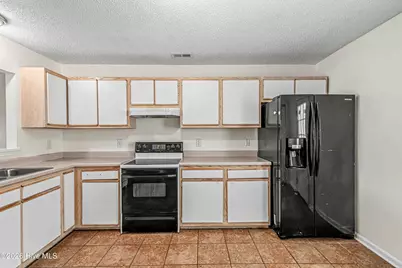 103 Fairwood Court, Jacksonville, NC 28546 - Photo 7