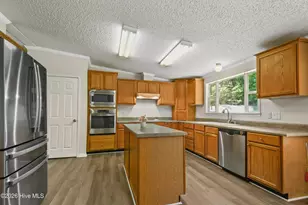 103 Indian Cave Dr, Richlands, NC 28574 - Photo 9