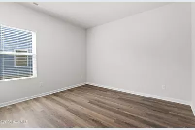 152 N Squires Run Lane, Jacksonville, NC 28546 - Photo 5