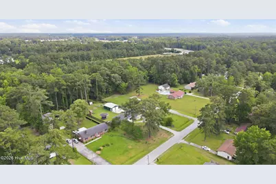 407 Bradford Drive, New Bern, NC 28560 - Photo 3