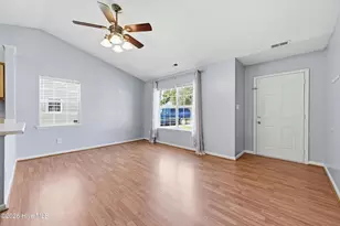 627 S Hampton Dr, Jacksonville, NC 28546 - Photo 7