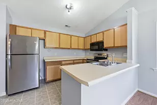 627 S Hampton Dr, Jacksonville, NC 28546 - Photo 11
