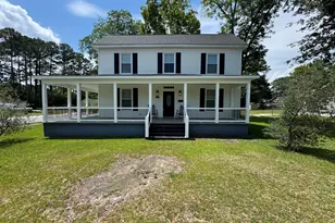 702 N Charlotte St, Washington, NC 27889 - Photo 1