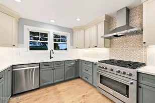 2609 Arendell St, Morehead City, NC 28557 - Photo 9