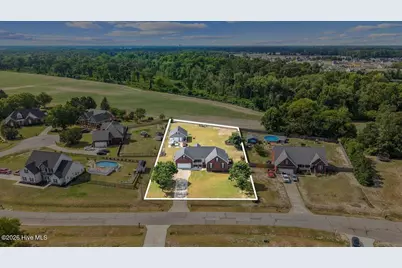 105 Pointe Drive, La Grange, NC 28551 - Photo 15
