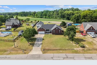 105 Pointe Drive, La Grange, NC 28551 - Photo 13