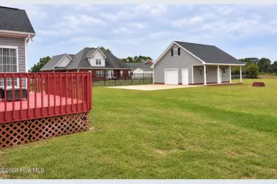 105 Pointe Drive, La Grange, NC 28551 - Photo 19