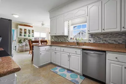 105 Pointe Drive, La Grange, NC 28551 - Photo 5