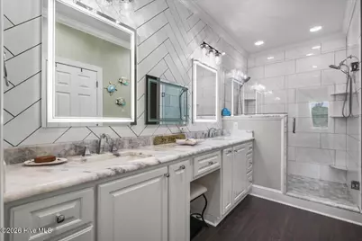 105 Pointe Drive, La Grange, NC 28551 - Photo 11