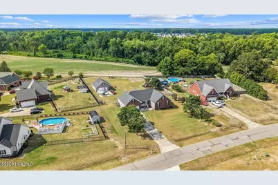 105 Pointe Drive, La Grange, NC 28551 - Photo 23