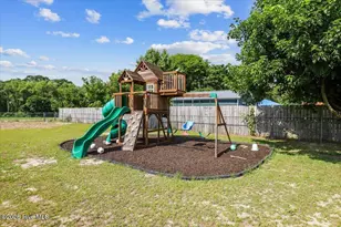 105 Pointe Dr, La Grange, NC 28551 - Photo 9