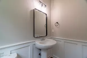2106 Holly Dr, Wilmington, NC 28401 - Photo 13