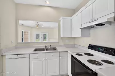 4521 Sagedale Drive #Unit 101, Wilmington, NC 28405 - Photo 13