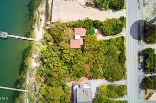 708 Emerald Dr, Emerald Isle, NC 28594 - Photo 1