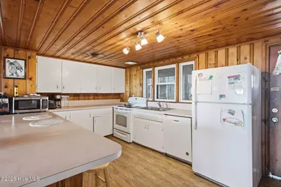 500 Carolina Beach Avenue N, Carolina Beach, NC 28428 - Photo 5
