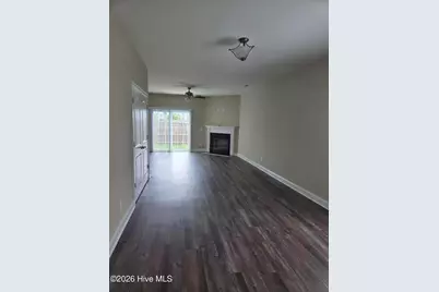 325 S Pointe Drive #B, Winterville, NC 28590 - Photo 5