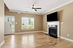 306 Oak Ridge Ct, Swansboro, NC 28584 - Photo 9
