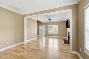 306 Oak Ridge Ct, Swansboro, NC 28584 - Photo 11