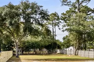 1015 N Caswell Ave, Southport, NC 28461 - Photo 7