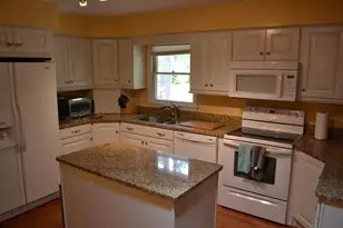 861 Hawthorne Dr, Vass, NC 28394 - Photo 3