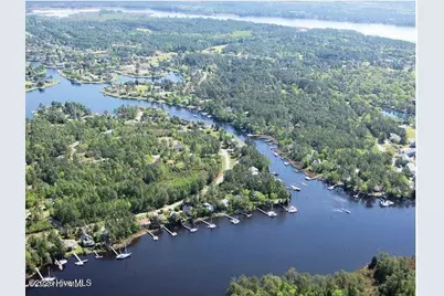 5902 Gondolier Drive, New Bern, NC 28560 - Photo 9