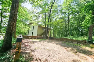128 Manor Dr, Hayesville, NC 28904 - Photo 3