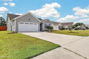 412 Amaryllis Ln, Holly Ridge, NC 28445 - Photo 3
