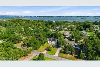 406 Neptune Drive, Cape Carteret, NC 28584 - Photo 23