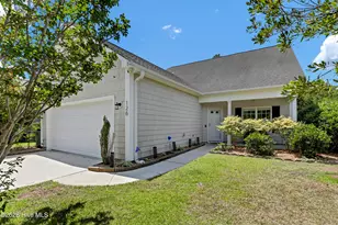 126 Leeward Ln, Hampstead, NC 28443 - Photo 1