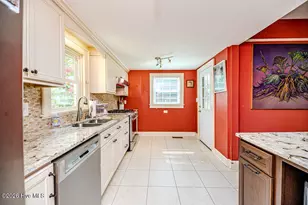 524 Carthage St, Cameron, NC 28326 - Photo 9