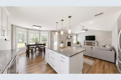 1129 Coral Reef Drive, New Bern, NC 28560 - Photo 3