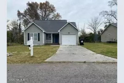 404 Seventh Street, Maysville, NC 28555 - Photo 1