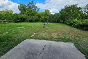 109 Valley Ct, Jacksonville, NC 28540 - Photo 11