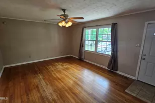 109 Valley Ct, Jacksonville, NC 28540 - Photo 3