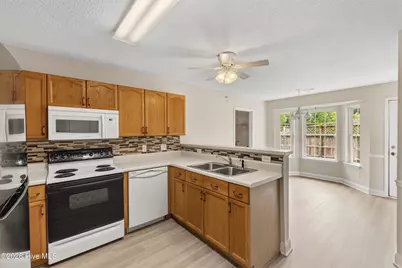 10025 Birch Place, Leland, NC 28451 - Photo 11