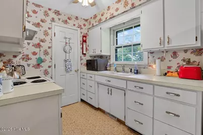2907 Mason Circle, New Bern, NC 28562 - Photo 9