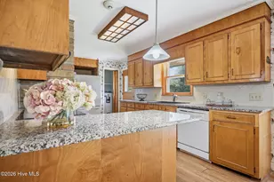 1020 Longshore Dr, Snow Hill, NC 28580 - Photo 5