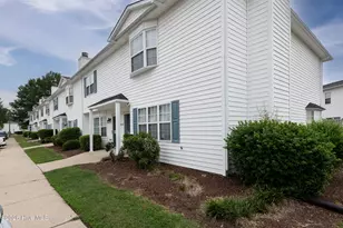 3923 S Sterling Pointe Dr, Winterville, NC 28590 - Photo 3